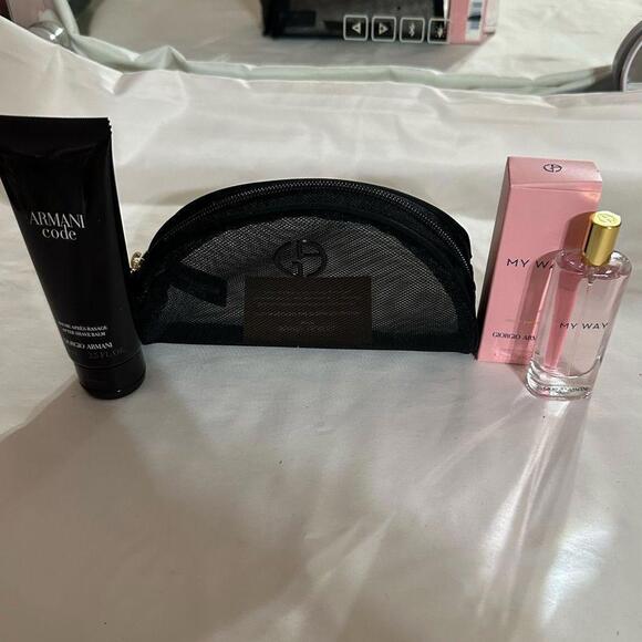 Armani Toiletry Kit - Picture 1 of 4